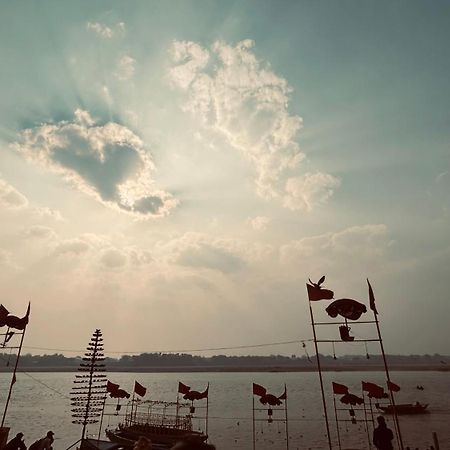 Tandon Lodge On The Ganga Ghat Homestay 瓦拉纳西 外观 照片