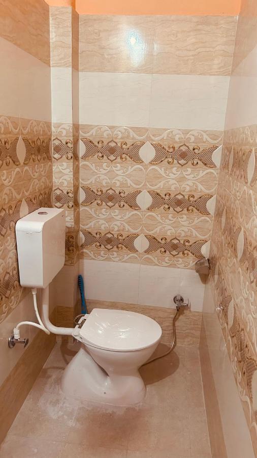 Tandon Lodge On The Ganga Ghat Homestay 瓦拉纳西 外观 照片