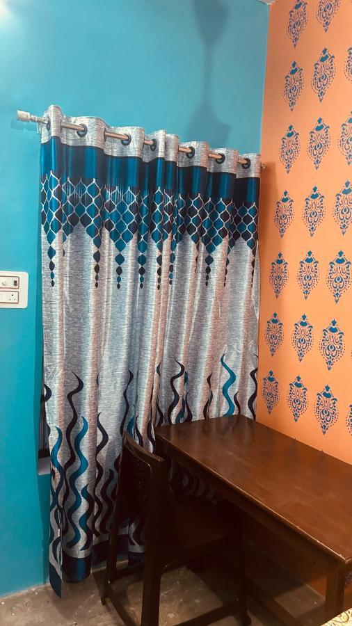 Tandon Lodge On The Ganga Ghat Homestay 瓦拉纳西 外观 照片