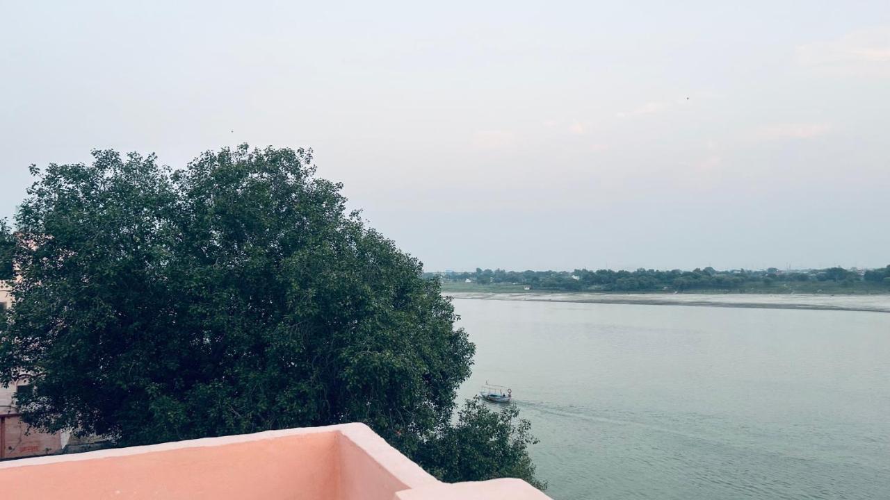 Tandon Lodge On The Ganga Ghat Homestay 瓦拉纳西 外观 照片