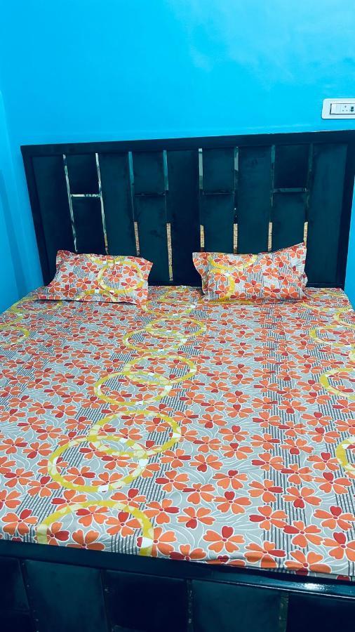 Tandon Lodge On The Ganga Ghat Homestay 瓦拉纳西 外观 照片