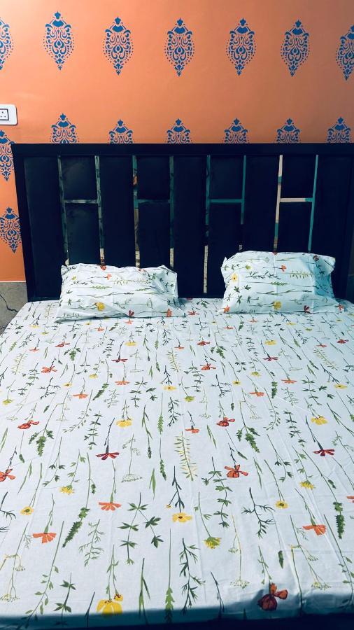 Tandon Lodge On The Ganga Ghat Homestay 瓦拉纳西 外观 照片