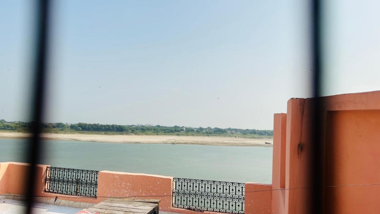 Tandon Lodge On The Ganga Ghat Homestay 瓦拉纳西 外观 照片