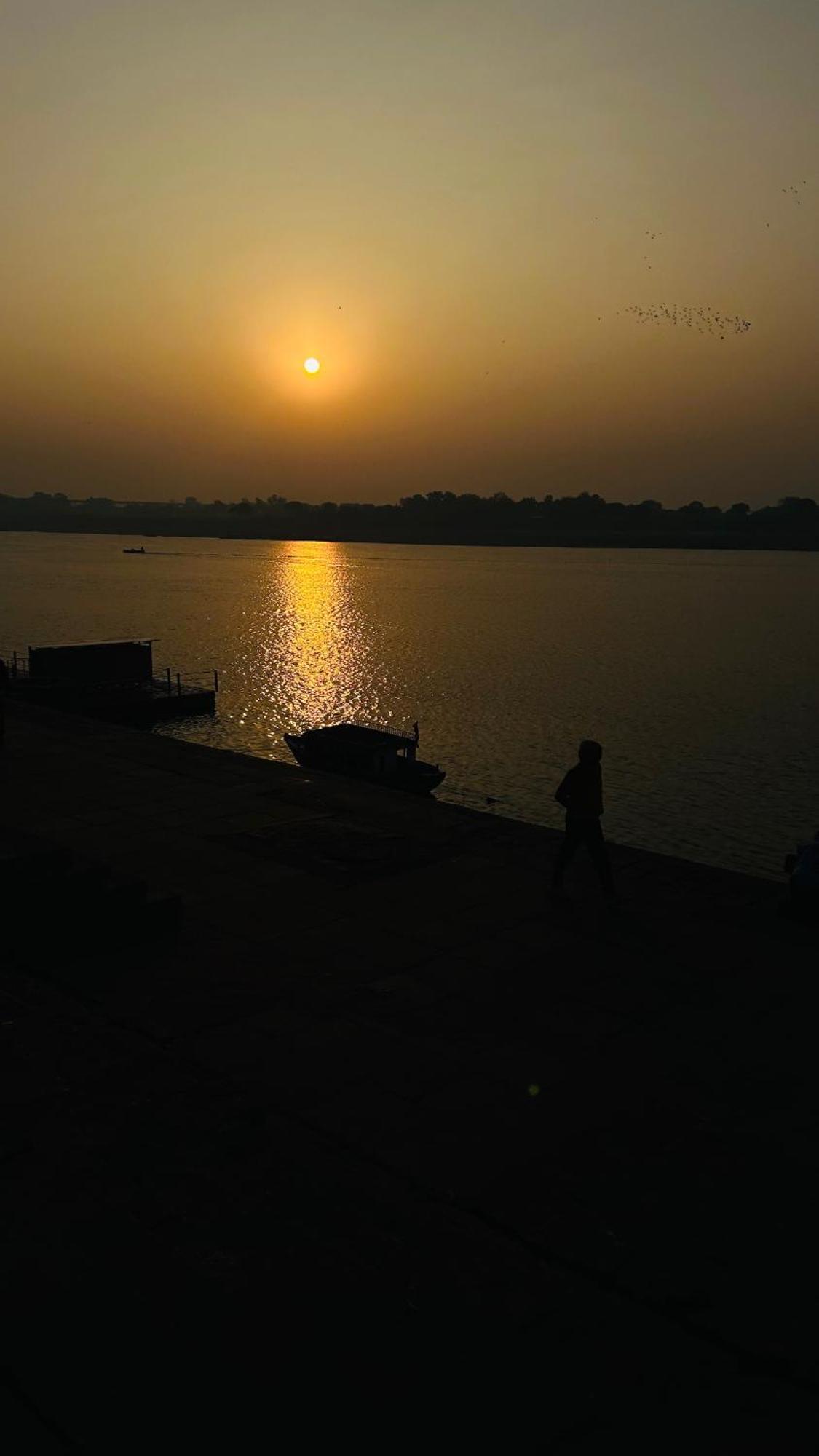 Tandon Lodge On The Ganga Ghat Homestay 瓦拉纳西 外观 照片