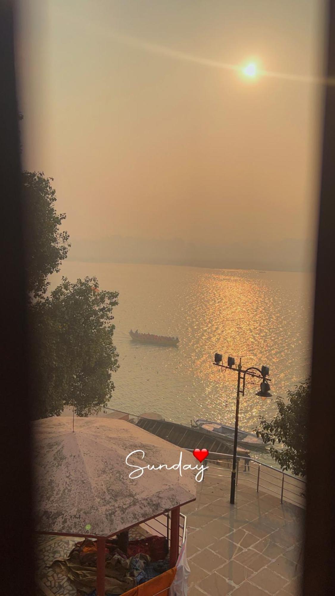 Tandon Lodge On The Ganga Ghat Homestay 瓦拉纳西 外观 照片